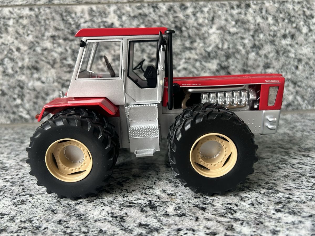Schuco Kit di modellismo & Modellini statici: Schlüter, 1:32, Schuco – Usato da Horw venduto da Tigercat635 3
