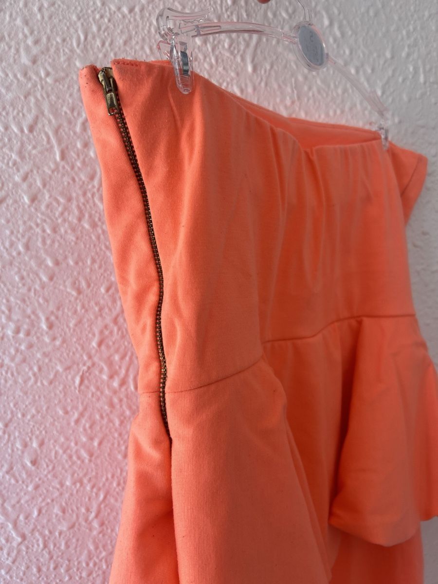 Stradivarius Robes: Robe puplum, corail flashy, Stradivarius, taille S – D'occasion à Carouge GE par Emilynette 2
