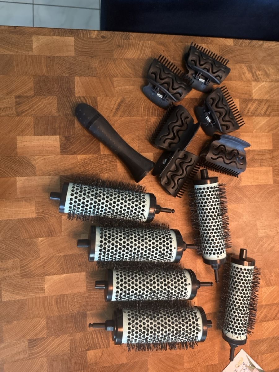 Accessori per capelli: Rouleau et accessoires de coiffure divers. – Usato da Fribourg venduto da AyveeMusiqueMetissee