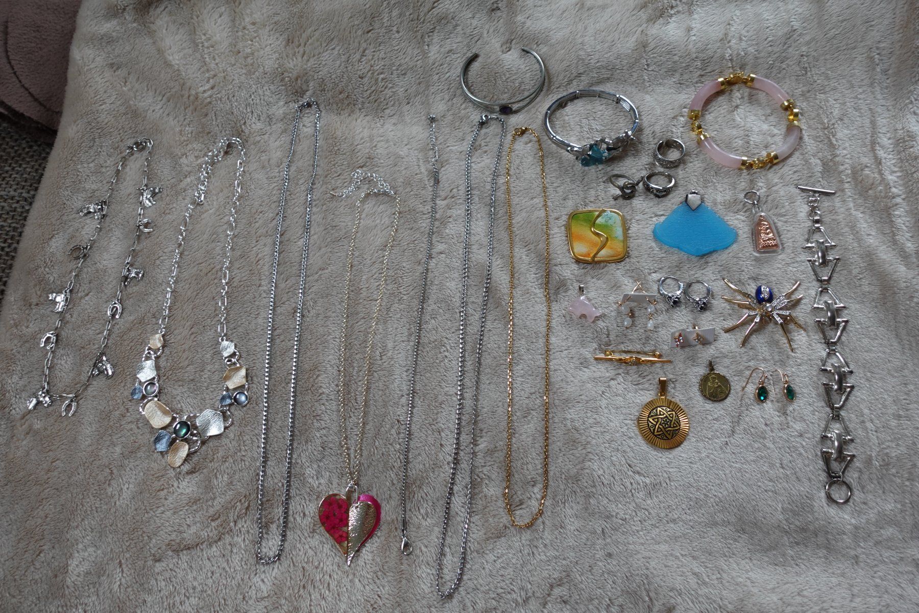 Altri gioielli: 1 schönes 29 teiliges Modeschmuck Set – Usato da rorschach venduto da Babsi64
