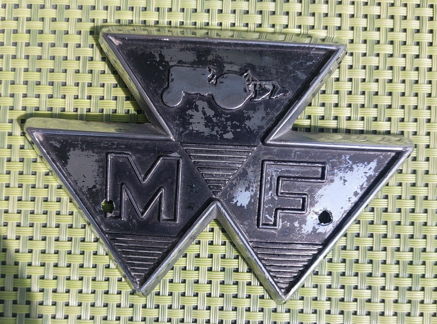 IHC Accessori per altri veicoli: Emblem Massey Ferguson MF Traktor Schild – Usato da Schenkon venduto da Elbarto007