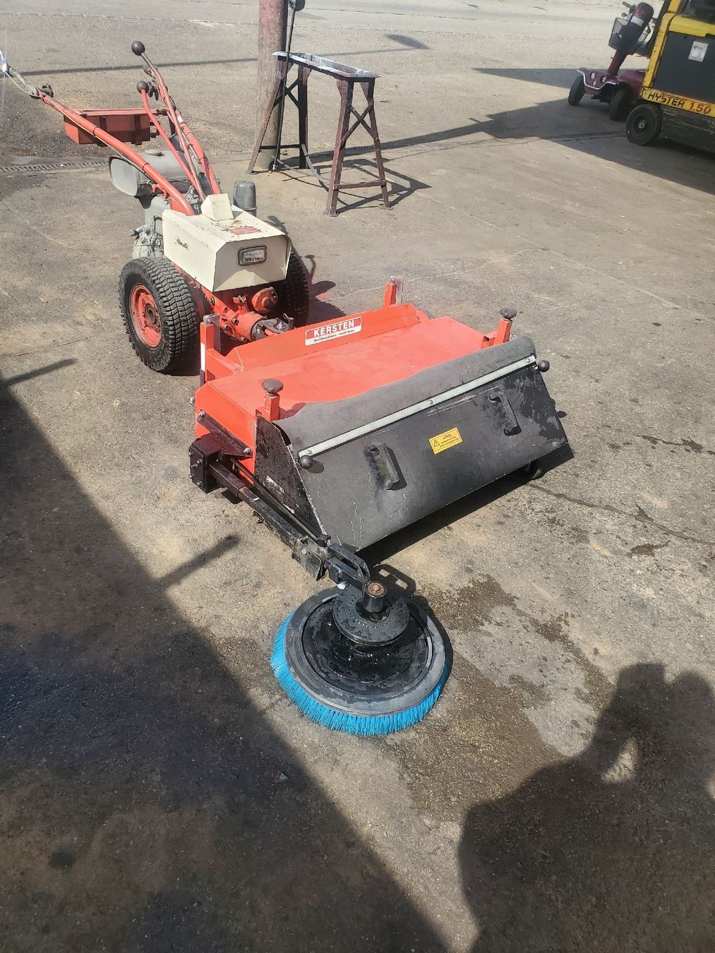 Rapid Tutte le macchine: Rapid 304 mit Kehrbürste – Usato da Hagenbuch ZH venduto da Jerremi