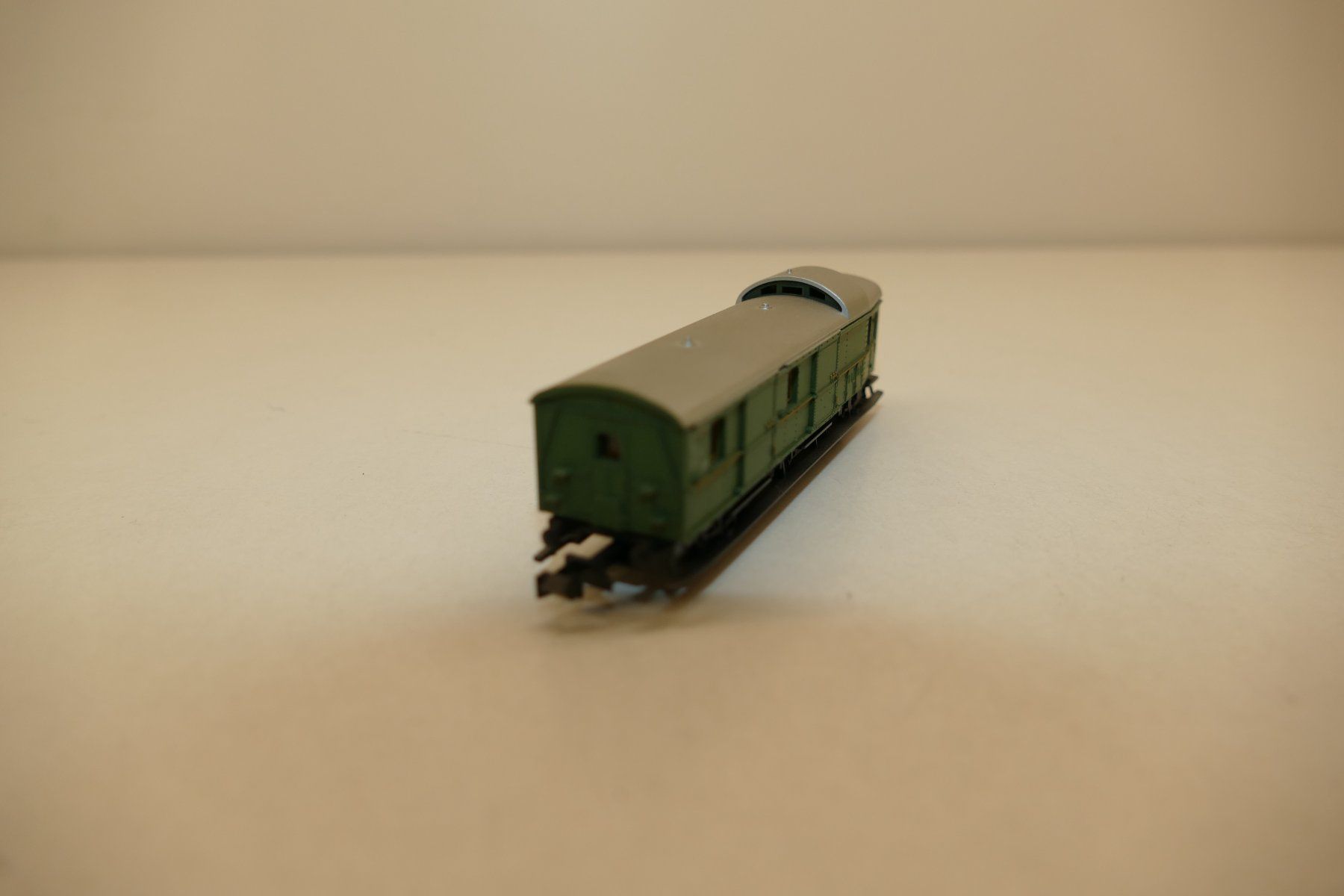 Trix Modellini di ferrovie: Minitrix N: Gepäckwagen – Usato da Niederhasli venduto da rail-duerst 1