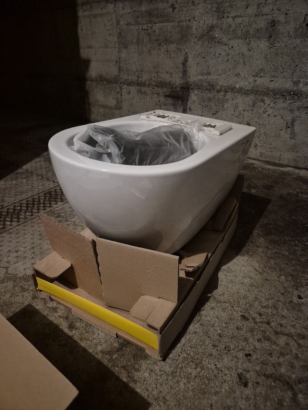 Geberit WC: Geberit Dusch-WC – Neuf avec emballage d'origine à Burgistein par lor_sdm8