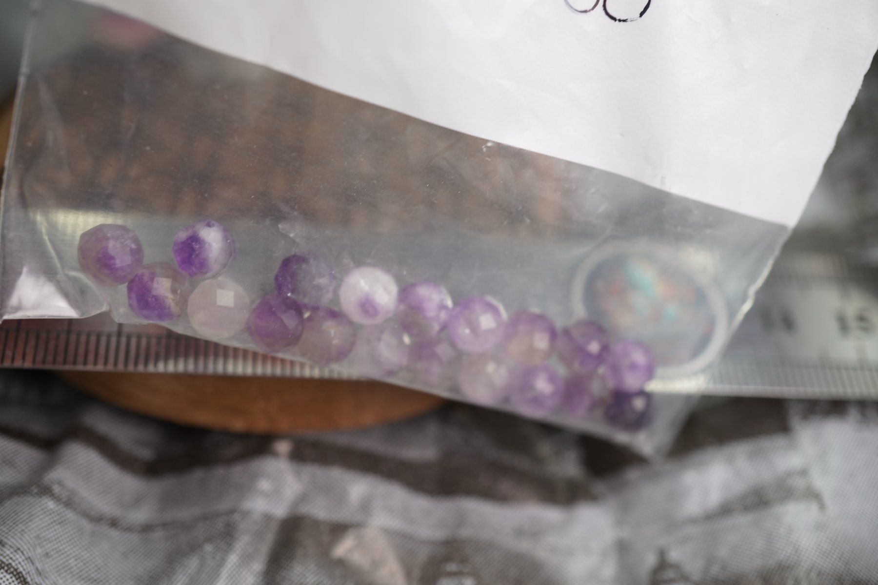 Minerali & Pietre curative: Amethyst    Gelocht  Resten   ab  1.-   gratis Versand – Nuovo e nell'imballaggio originale da Eschenbach SG venduto da topstone 6