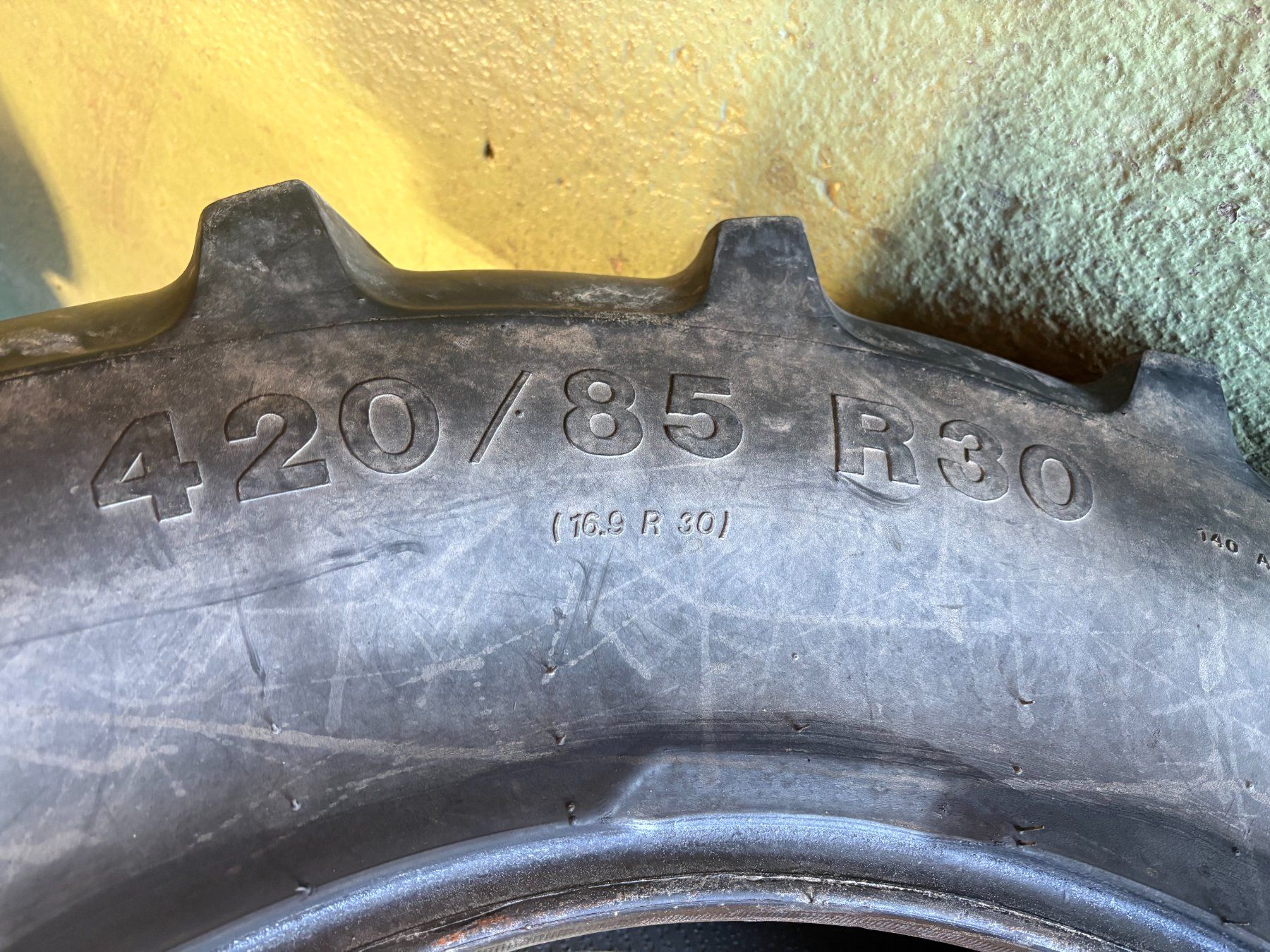 Pneumatici & Ruote complete: Reifen Paar 420/85R30 – Usato da Lätti venduto da baumi02 1