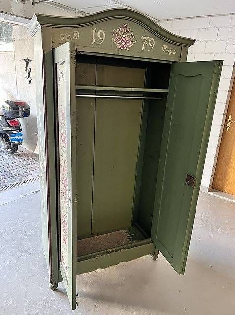 Armadi: Zu verschenken   alter bemalter SCHRANK – Usato da Fräschels venduto da Verkauf_Kauf-007 2