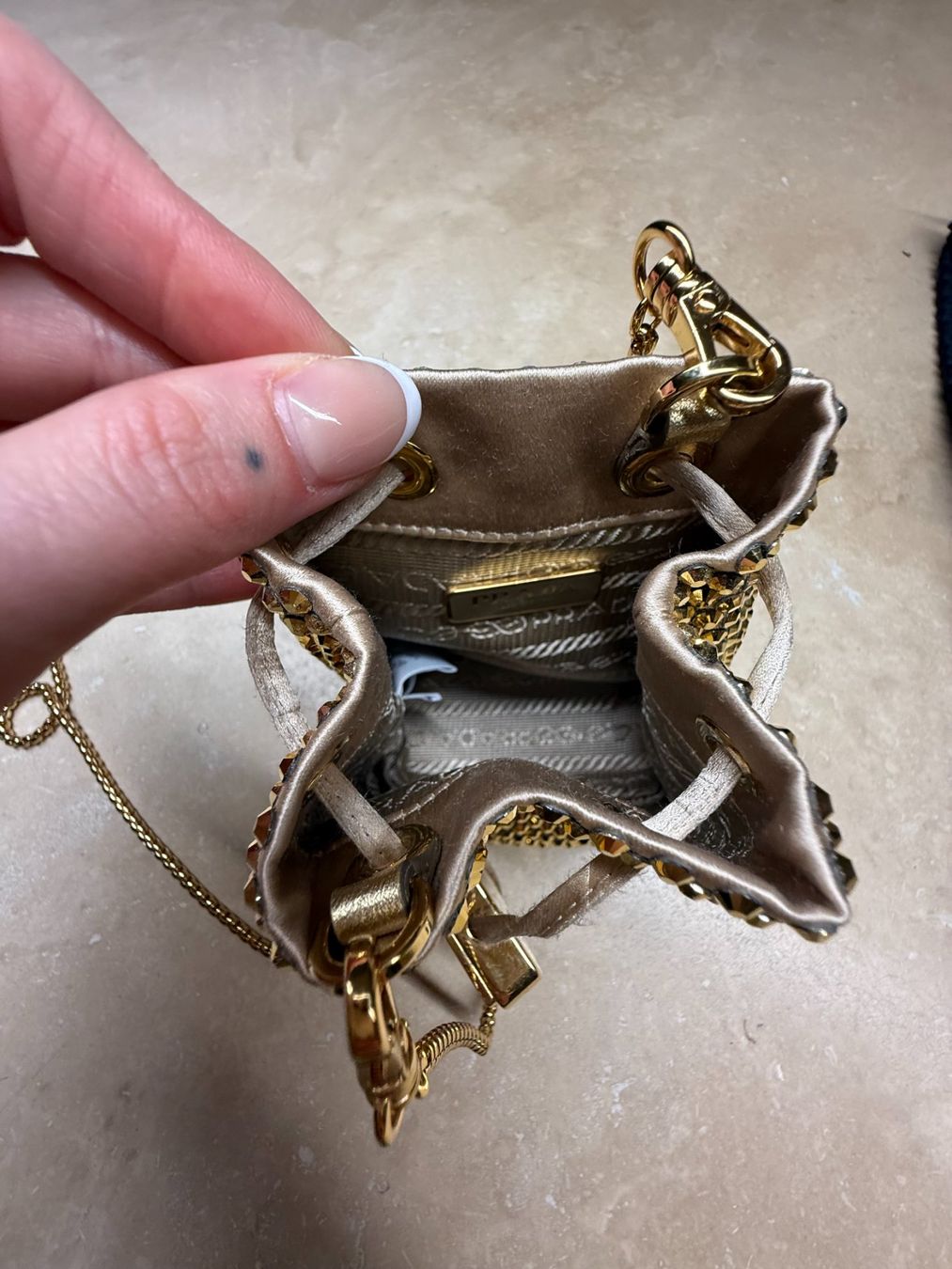 Prada Borse: Prada Mini Crystal Bucket Bag – Nuovo (secondo la descrizione) da Oberburg venduto da Cheysirius 4