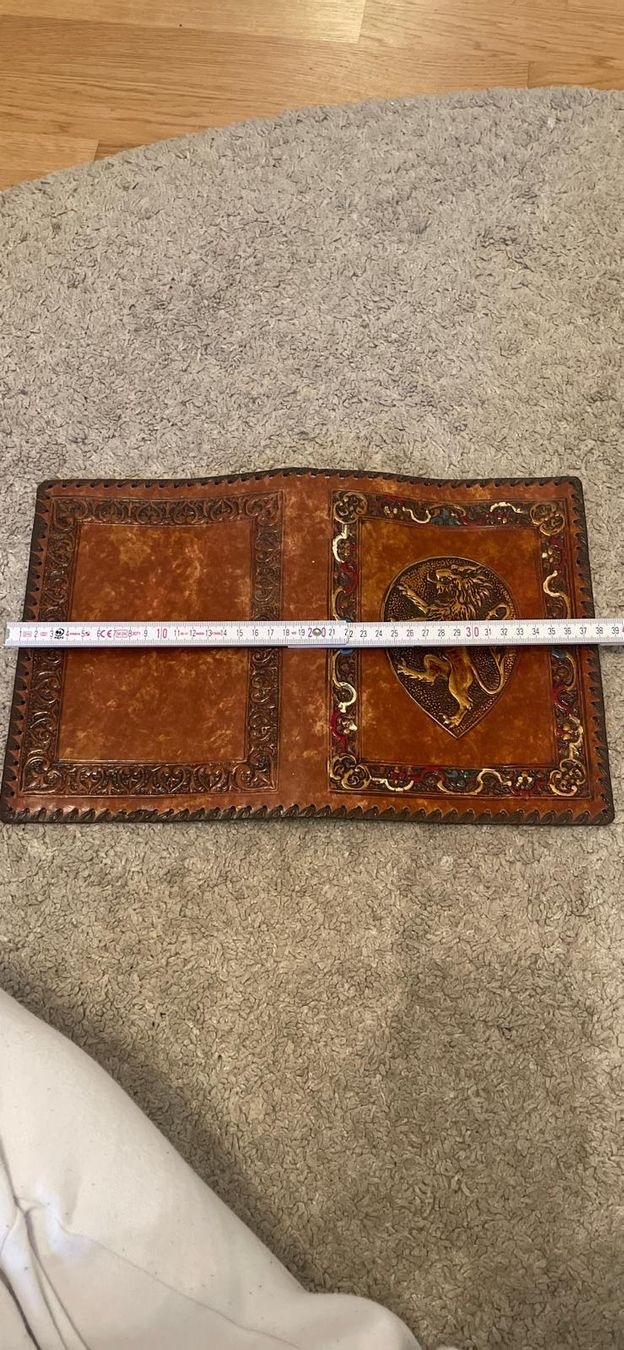 Tutte le decorazioni: Bucheinfassung aus Leder / 614Z – Usato da Knutwil venduto da Virginia007