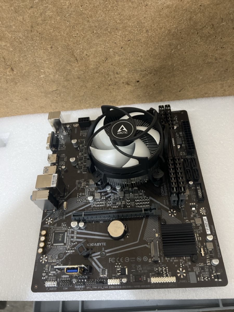 Intel Schede madri: Mainbord mit Intel celeron G5925 – Usato da Biel-Bienne venduto da alos07