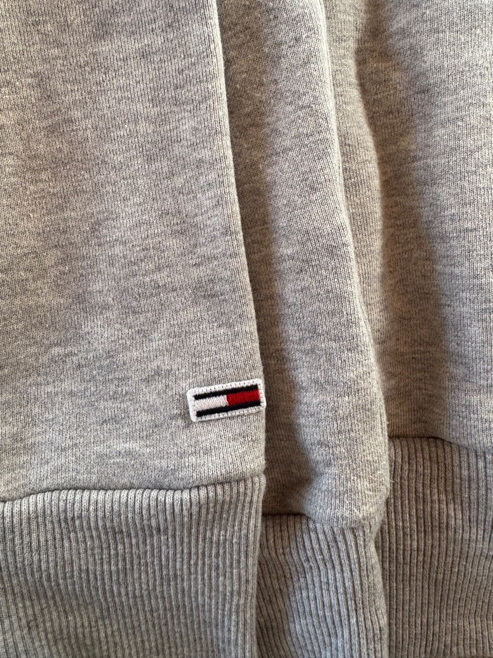 Tommy Hilfiger Maglioni & Felpe: Tommy Jeans Pullover, Gr. M, Grau, Top Zustand! – Usato da Hergiswil NW venduto da kaufe_bei_kaufmann 8