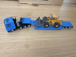 SIKU 1:87 Super - Schwertransport mit Volvo Fz ab 9.-