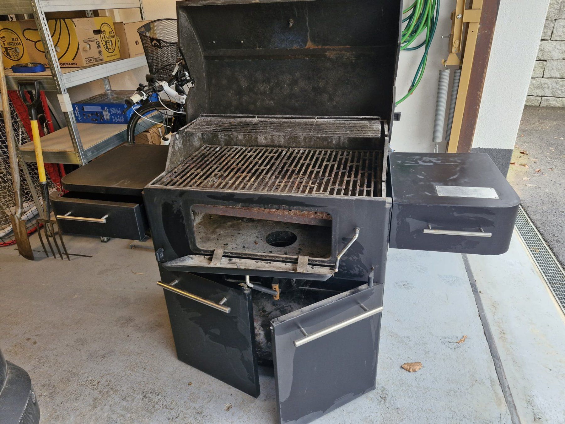 Griglie: Holzkohlegrill Brinkmann – Usato da Madetswil venduto da s_l_ss5b 2