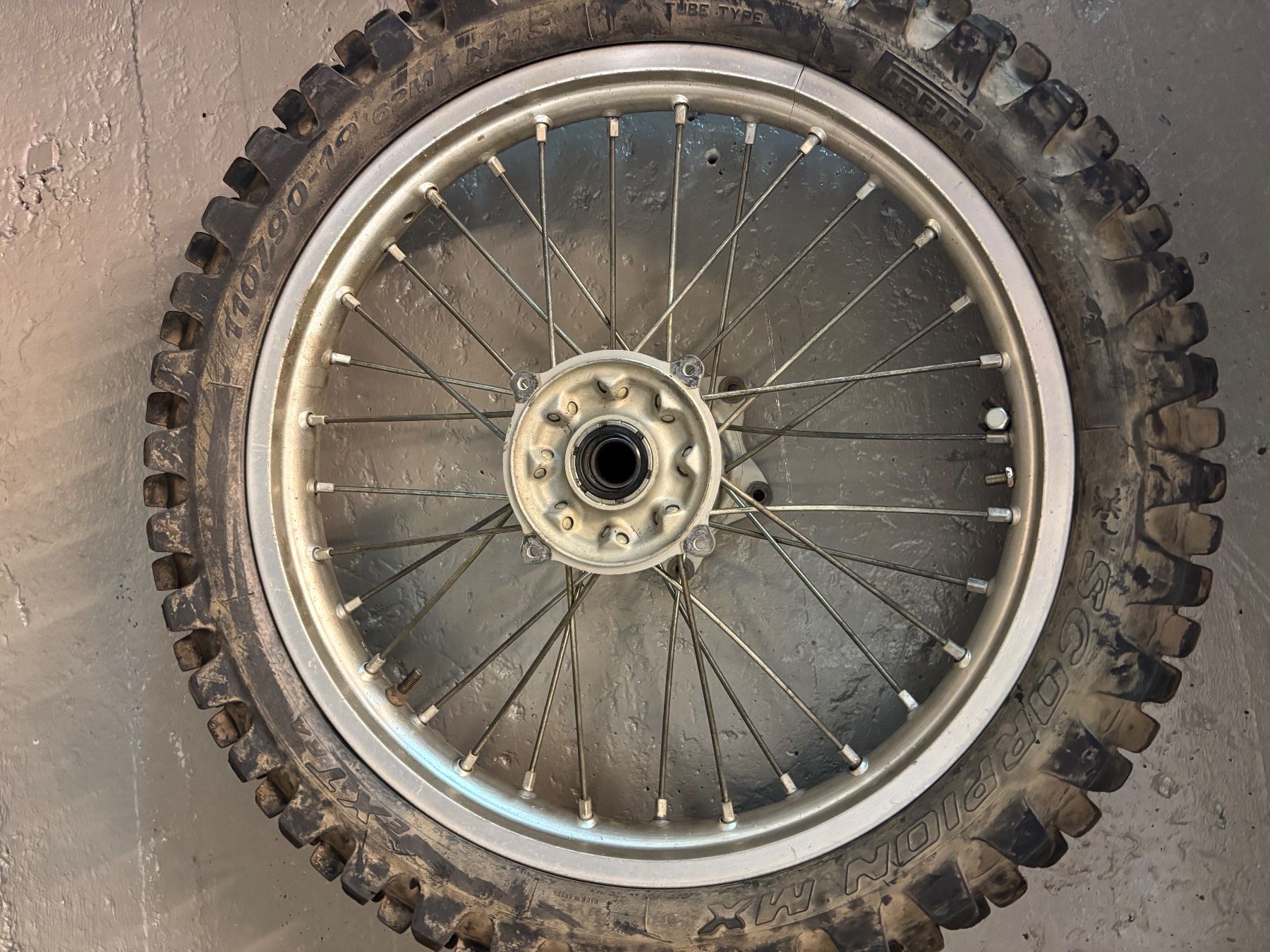 Honda Alle Motorradersatzteile: Motocross CR 250 Hinterrad – Gebraucht aus Abtwil SG von Rcr250