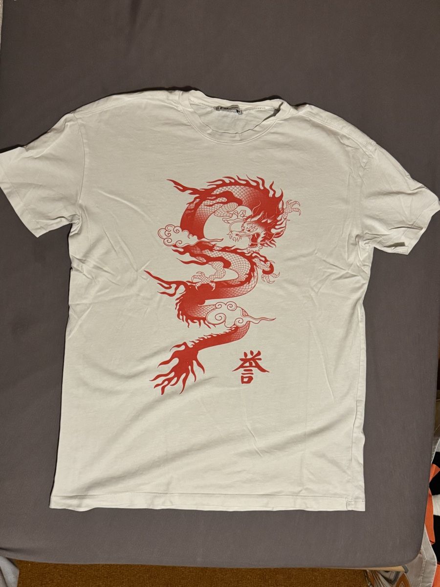 T-shirt: T-shirt – Usato da Yvorne venduto da mel_wic