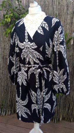 Robe noire palmiers cache-coeur, 52% LIN, taille L, NEUF