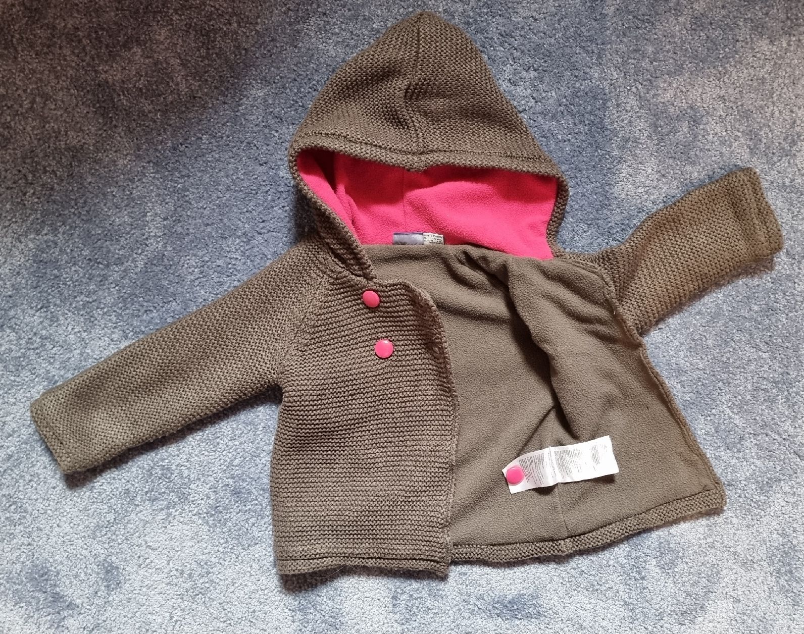 Giacche & Cappotti: Strickjacke mit Kapuze, Grösse 6-12 Monate! – Usato da Feusisberg venduto da nijasci 1