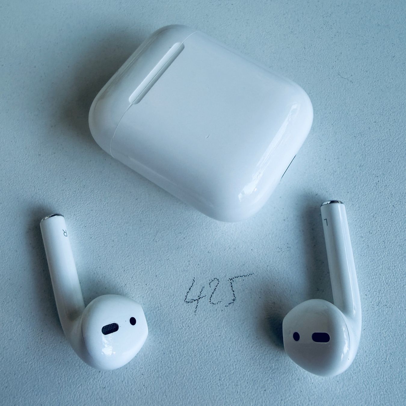 Apple Kopfhörer: Original Apple AirPods 2 Gen. Wireless Kopfhörer & Case – Gebraucht aus Basel von MY.AIRPODS.SHOP 4