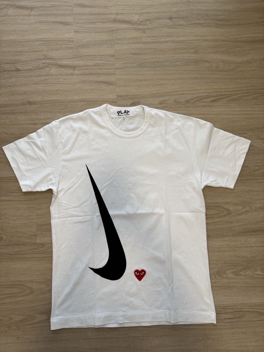 Comme Des Garcons T-shirts: Comme des Garcons Play T-Shirt weiss – D'occasion à Maisprach par jokoundklaas