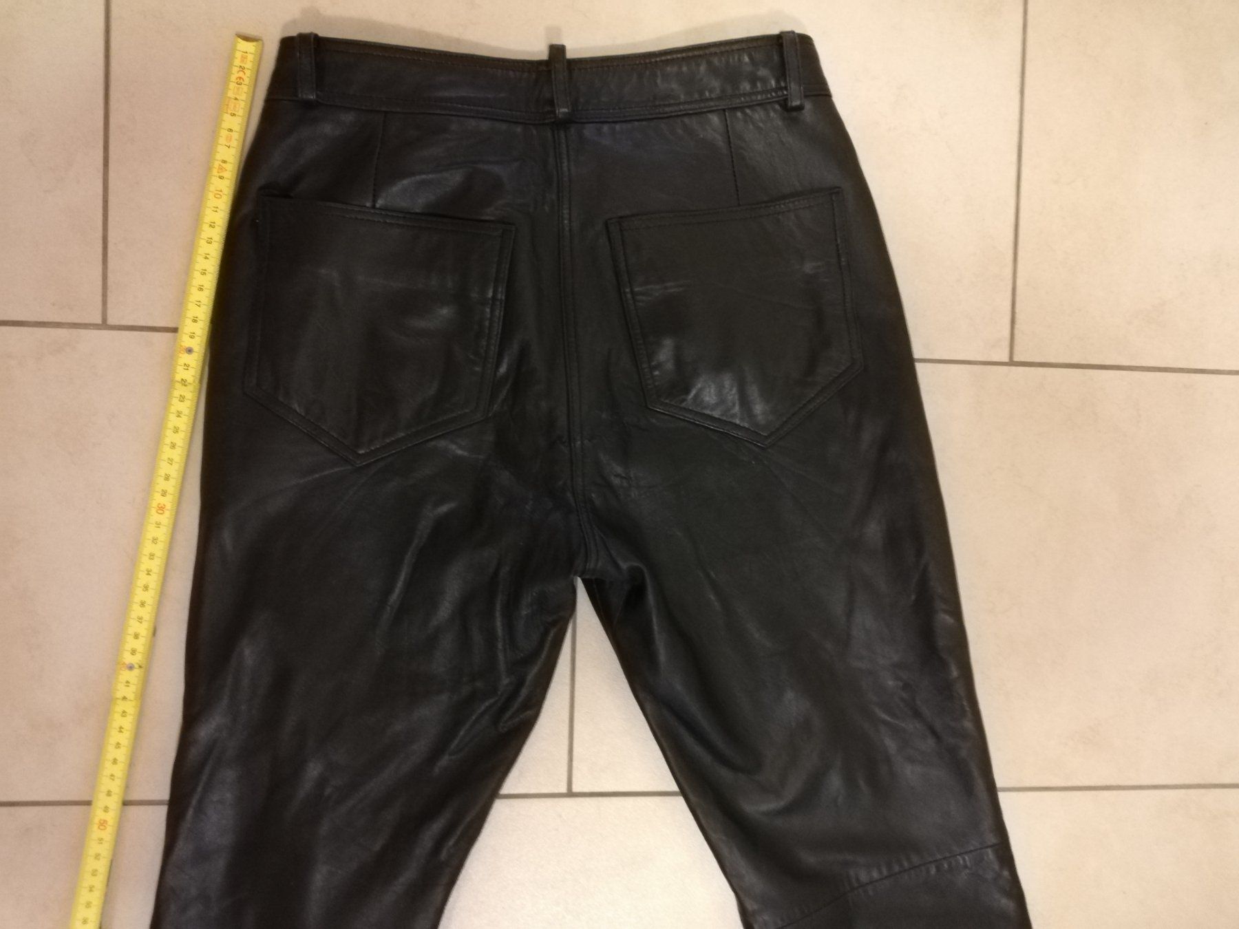Pantaloni: Lederhose Gr. 38,  schwarz – Usato da Worb venduto da shaiba11 1