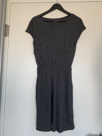 Kleid grau