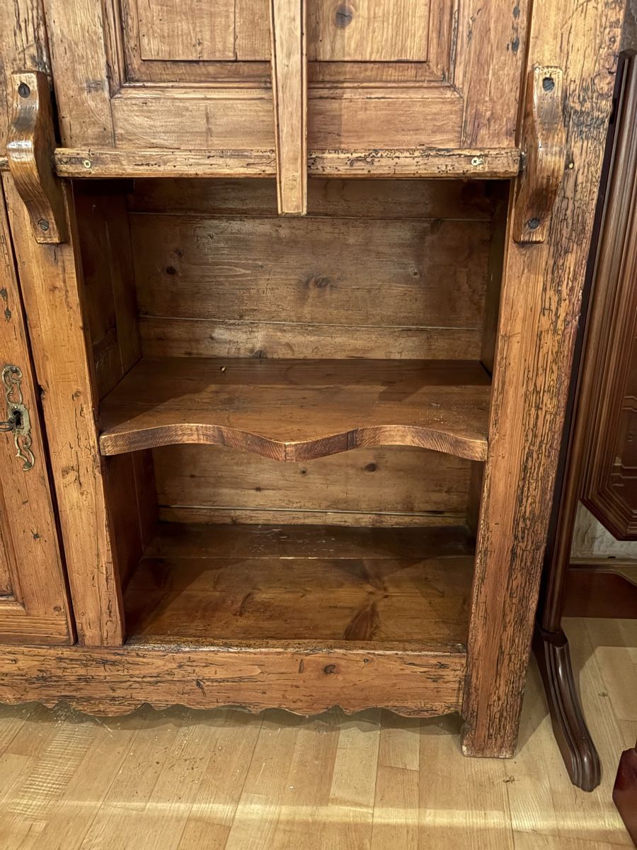 Credenze: Table de berger & deux tabourets – Usato da Cointrin venduto da inf_9j5w 2