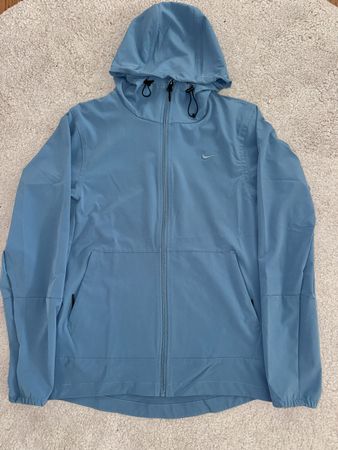 Nike Übergangsjacke, Grösse S, Hellblau - Top Zustand!