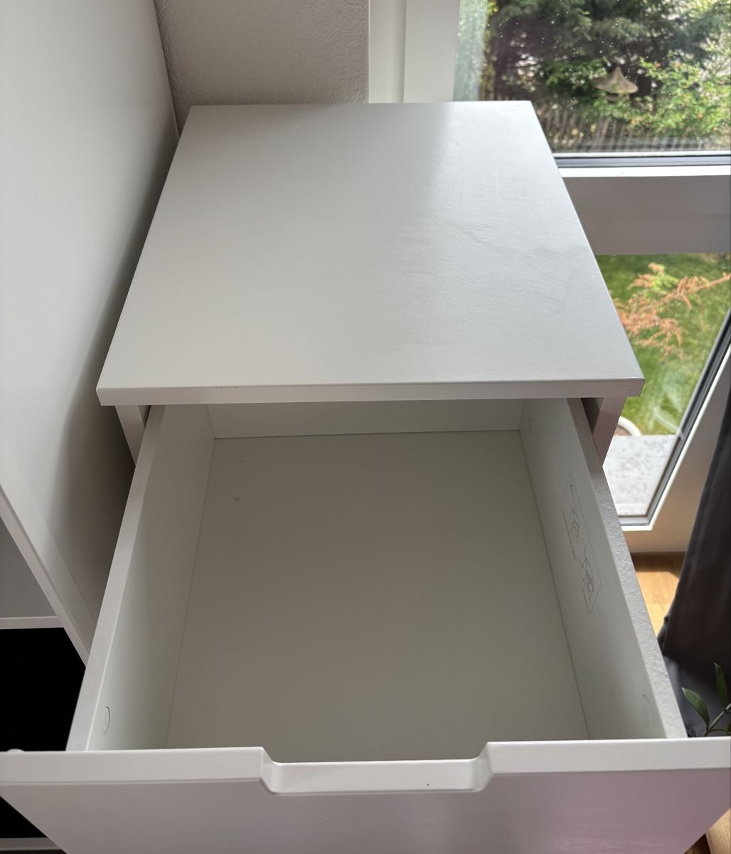 Commodes: Weisse Schubladenkommode – D'occasion à Bachenbülach par karinavfelbert 1