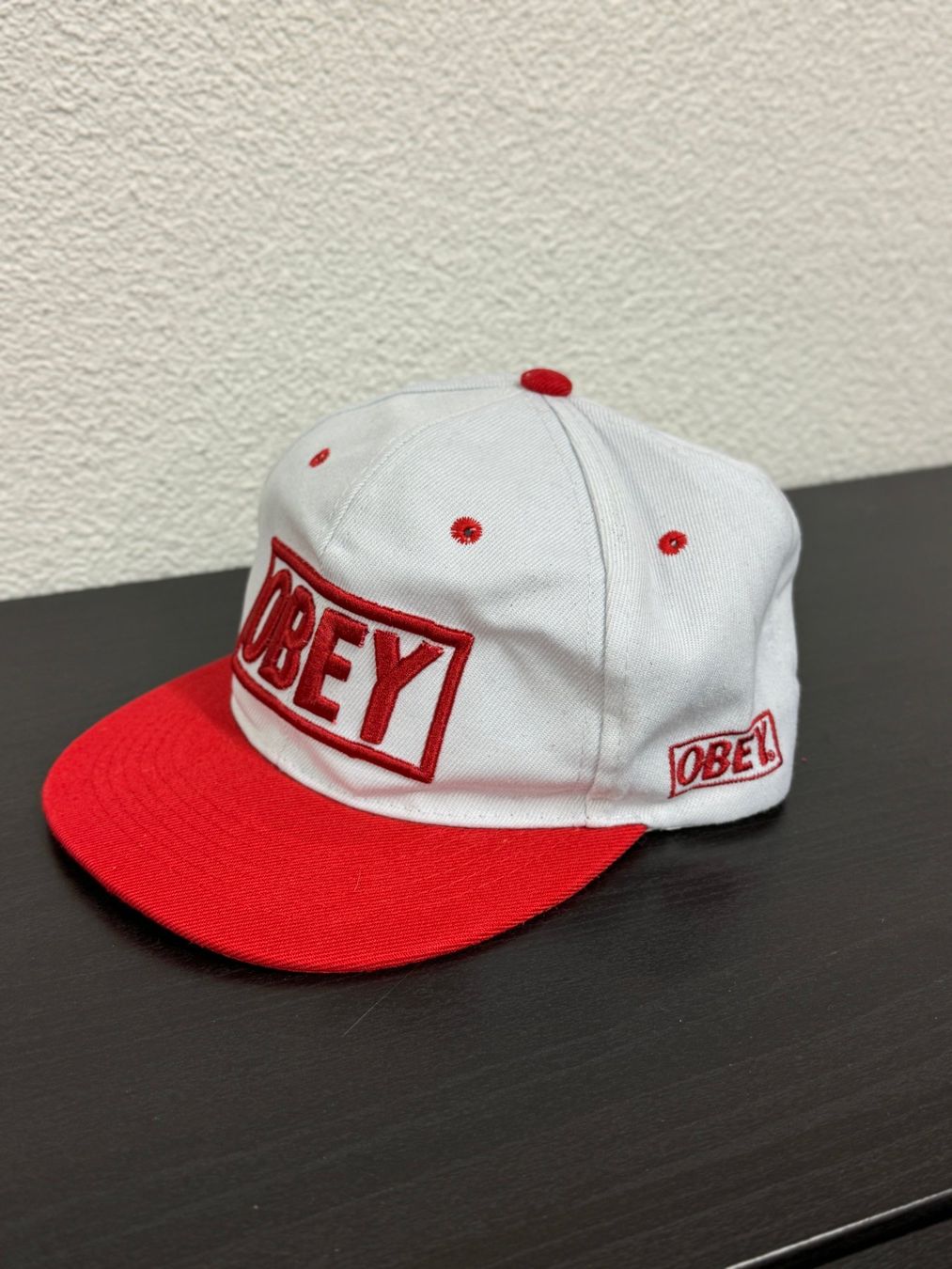 Chapeaux, bonnets & casquettes: OBEY Snapback Cap rot/weiss – D'occasion à Ostermundigen par Vangiolillo 2