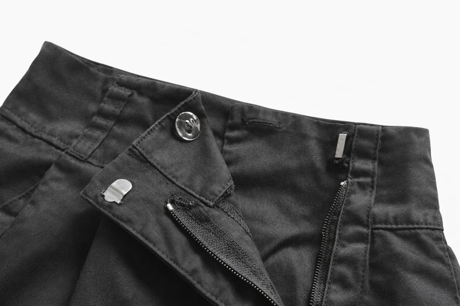 Pantaloni: Schwarze satinierte Shorts chic Abendlook – Nuovo (secondo la descrizione) da Fully venduto da VaneaSelection 3