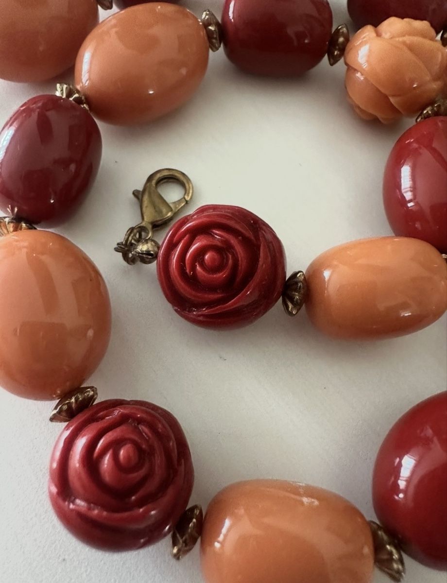 Catenine: Vintage-Halskette aus Lucite- oder Zelluloidperlen – Usato da Affoltern am Albis venduto da Sveta75 1