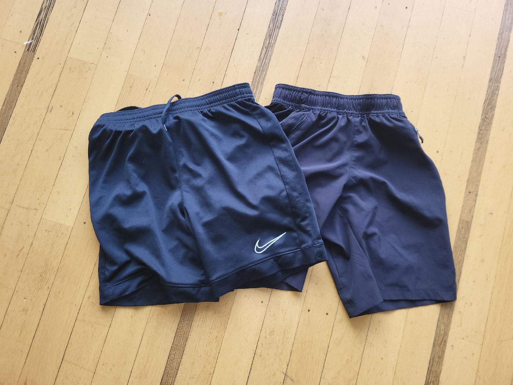Pantaloni: 2 Sport Shorts, Grösse 130-140 – Usato da Burgdorf venduto da Stern1008