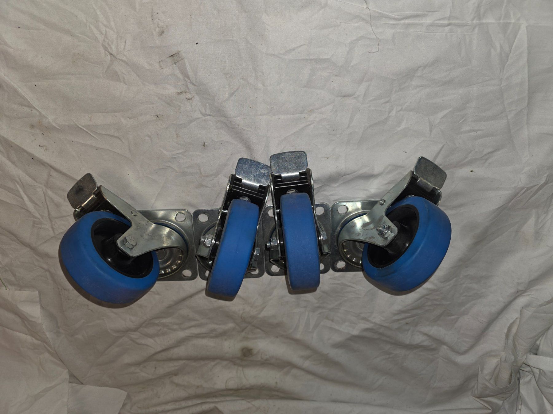 Altro per stoccaggio & trasporto: 4 Lenkrollen mit Bremse blau Rad 9 cm – Usato da Kirchlindach venduto da rey_g5wn 3