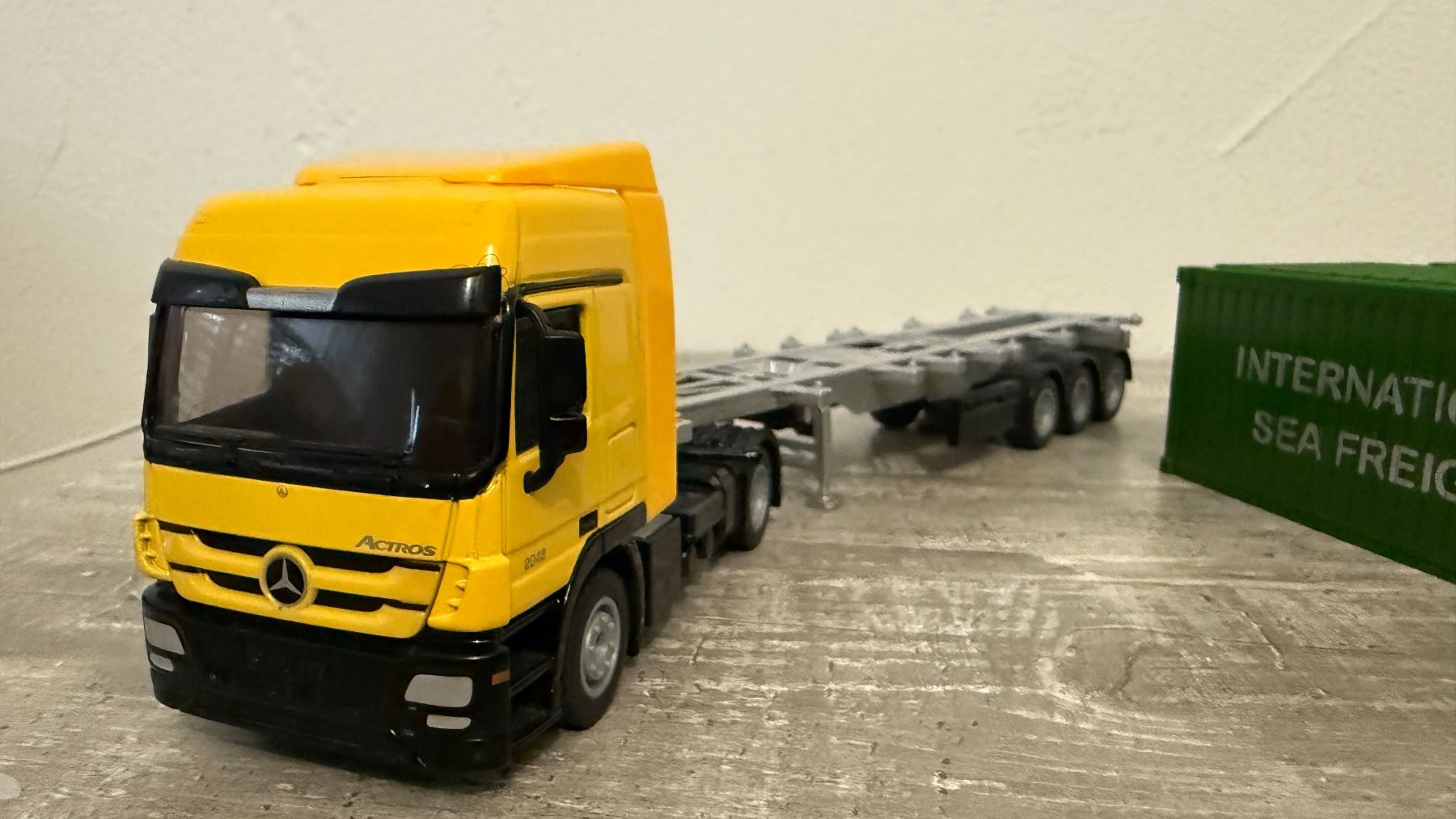 Siku Modellbausätze & Standmodelle: Siku LKW in Gelb – Gebraucht aus Ennetbürgen von Siku-Sammlung 1