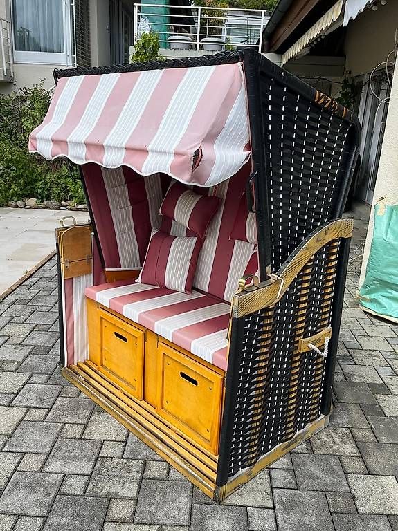 Chaises longues: Strandkorb rot-weiss 2-Sitzer – D'occasion à Münsingen par Koshka 1