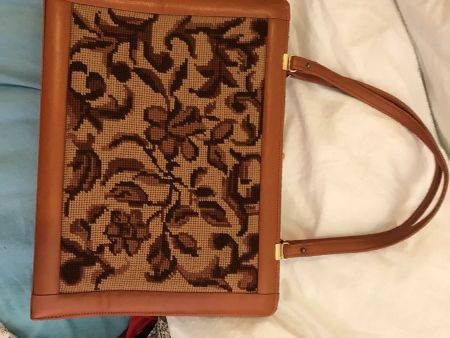 Handtasche mit Gobelin-Strickerei