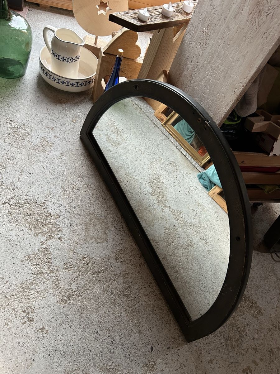 Specchi: Schöner oval Spiegel Halbmond. – Usato da Gwatt (Thun) venduto da ate_6ng8 1