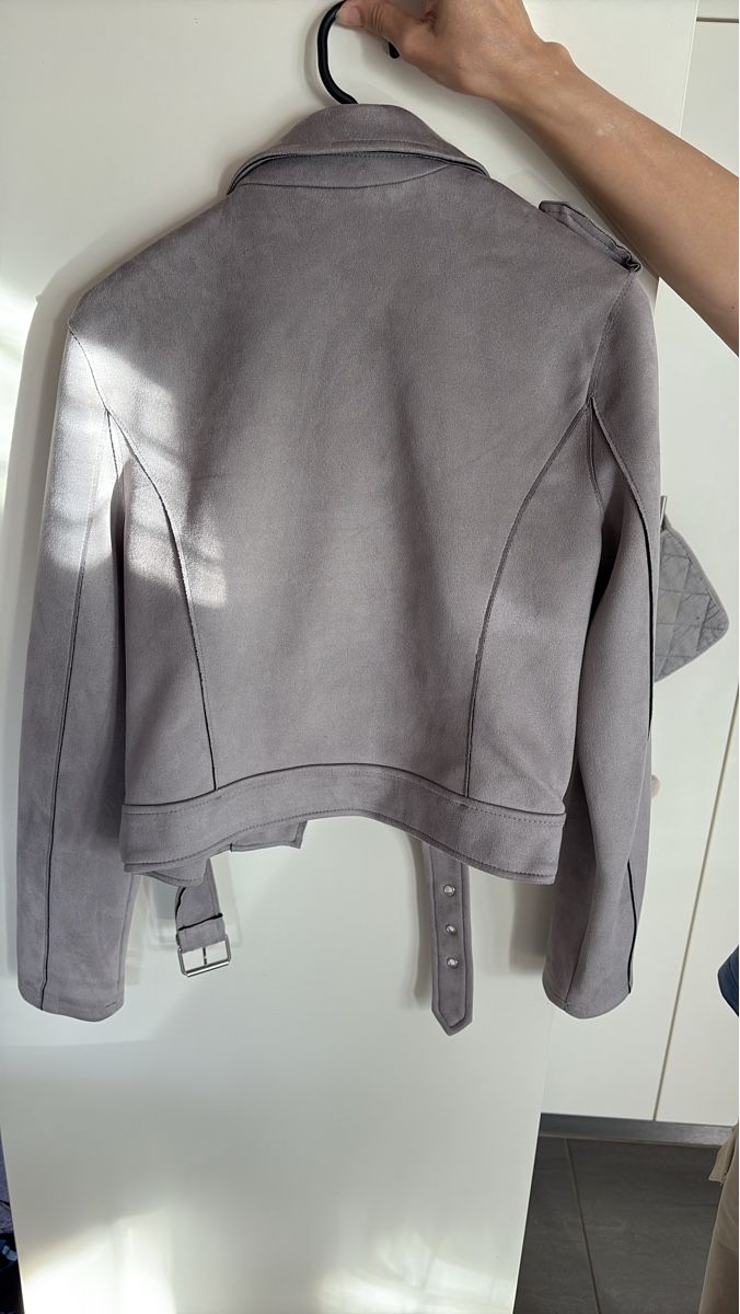 Giacche: Stylische Jacke in Grau, Grösse 38 – Usato da Gipf-Oberfrick venduto da sid_h5fn 1