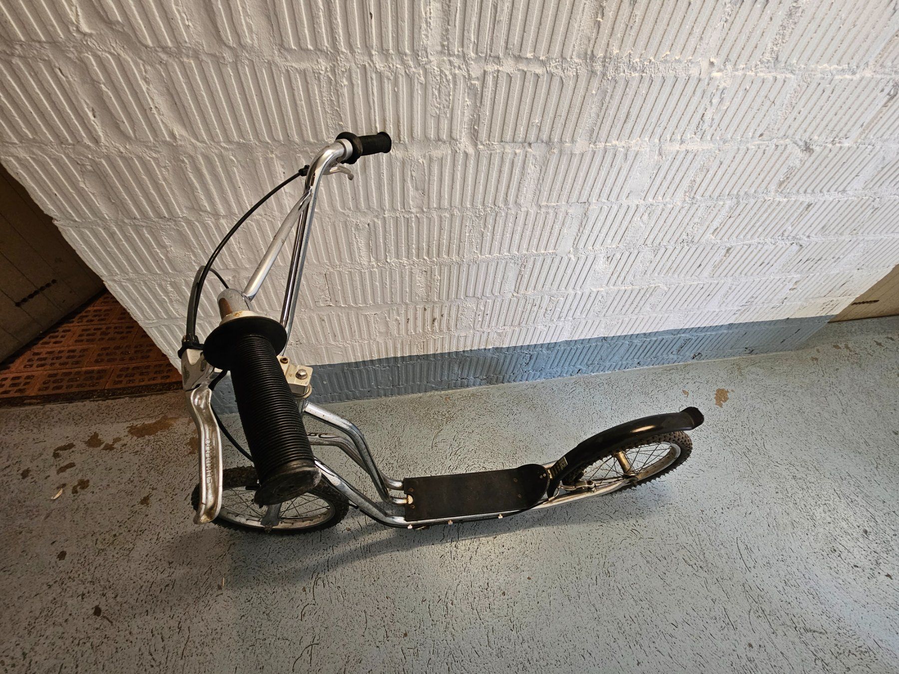 Kickboard: Trottinett mit Bremsen – Gebraucht aus Hombrechtikon von 31071996 3