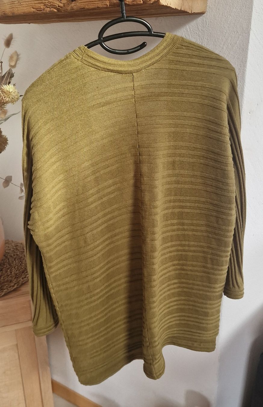 Gerry Weber Giacche: Khaki Strickjacke von Gerry Weber, Grösse 42 – Usato da Falera venduto da Fudax 1