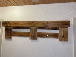 Rustikale Garderobe aus Holz, Handgemacht, Top Zustand!