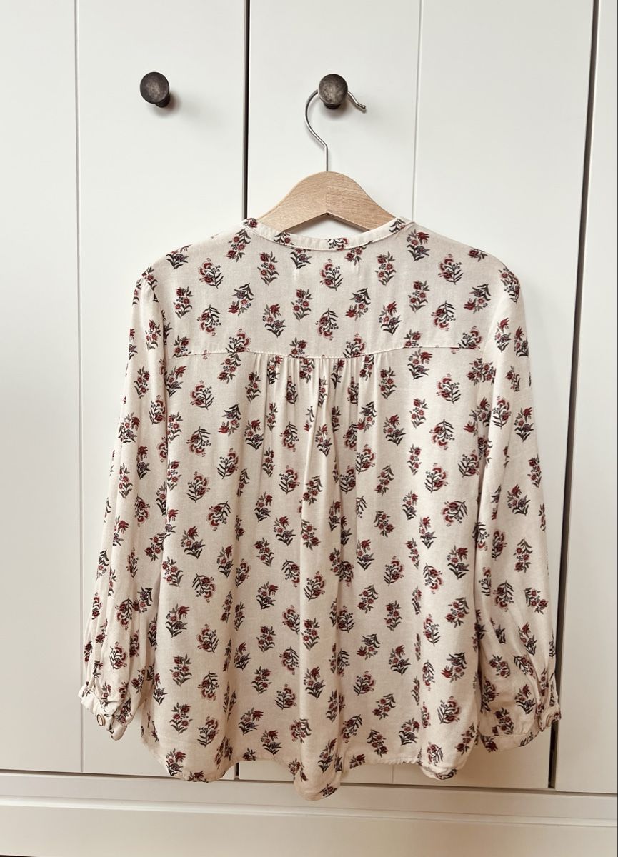 Zara Camicette, T-shirt & Top: Zara 116 Bluse Hemd beige Blumen – Usato da Burgdorf venduto da rulan 2