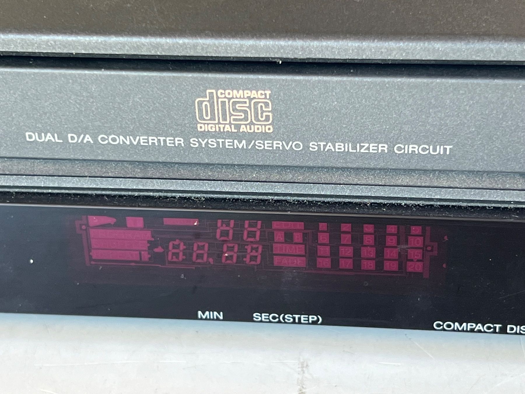 Sony Lettore multimediale & Streamer: Sony CDP-S41 CD Player zu verkaufen – Usato da Gebenstorf venduto da Secondtronik 4