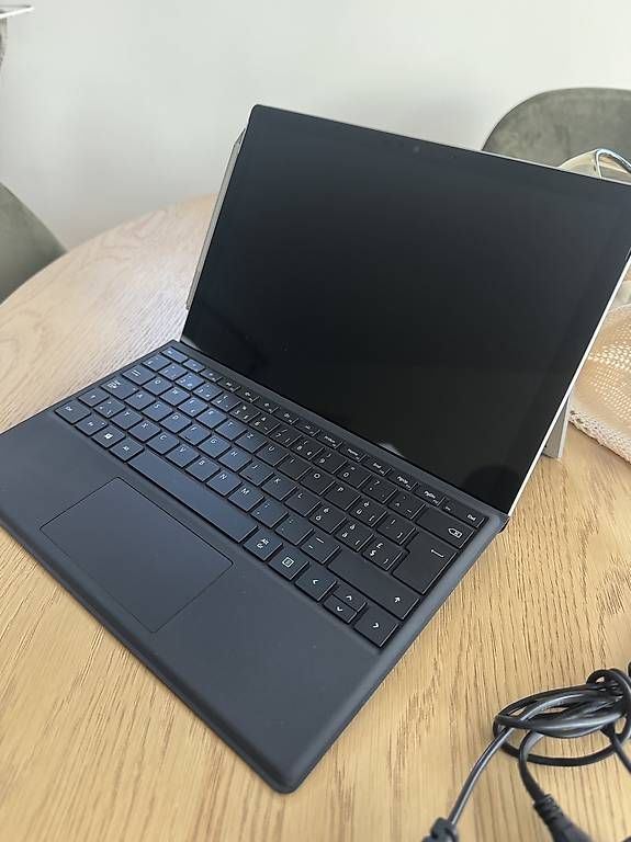 Microsoft Notebooks: Surface Pro 7 – Gebraucht aus Basel von chiar28