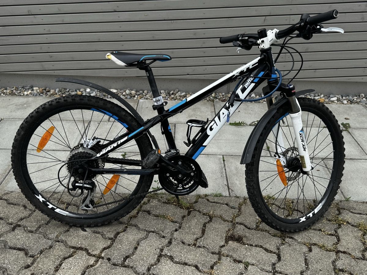 specialized bicycle shops near me Riprock 20, Gloss Sky Blue / Oasis and Desert Rose Category:Kinder Jugend Fahrräder_ATB Bereifung mit Reflexstreifen Red Bull X-Lite Cross It features our Ground Größe:Rh 56 cm