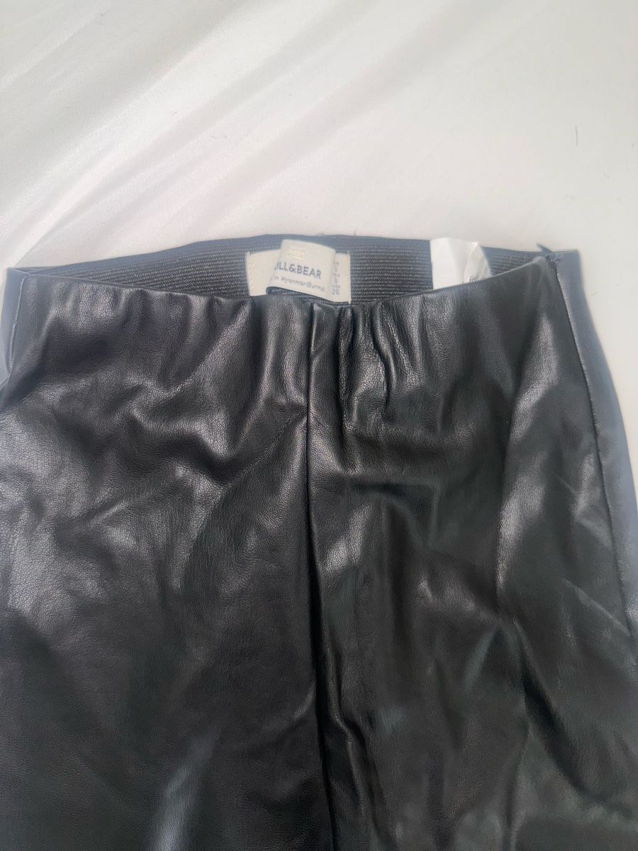 Pull&Bear Leggings: Pull&Bear Kunstleder Leggings, Grösse S – Nuovo (secondo la descrizione) da Pratteln venduto da syr_g2ql 3