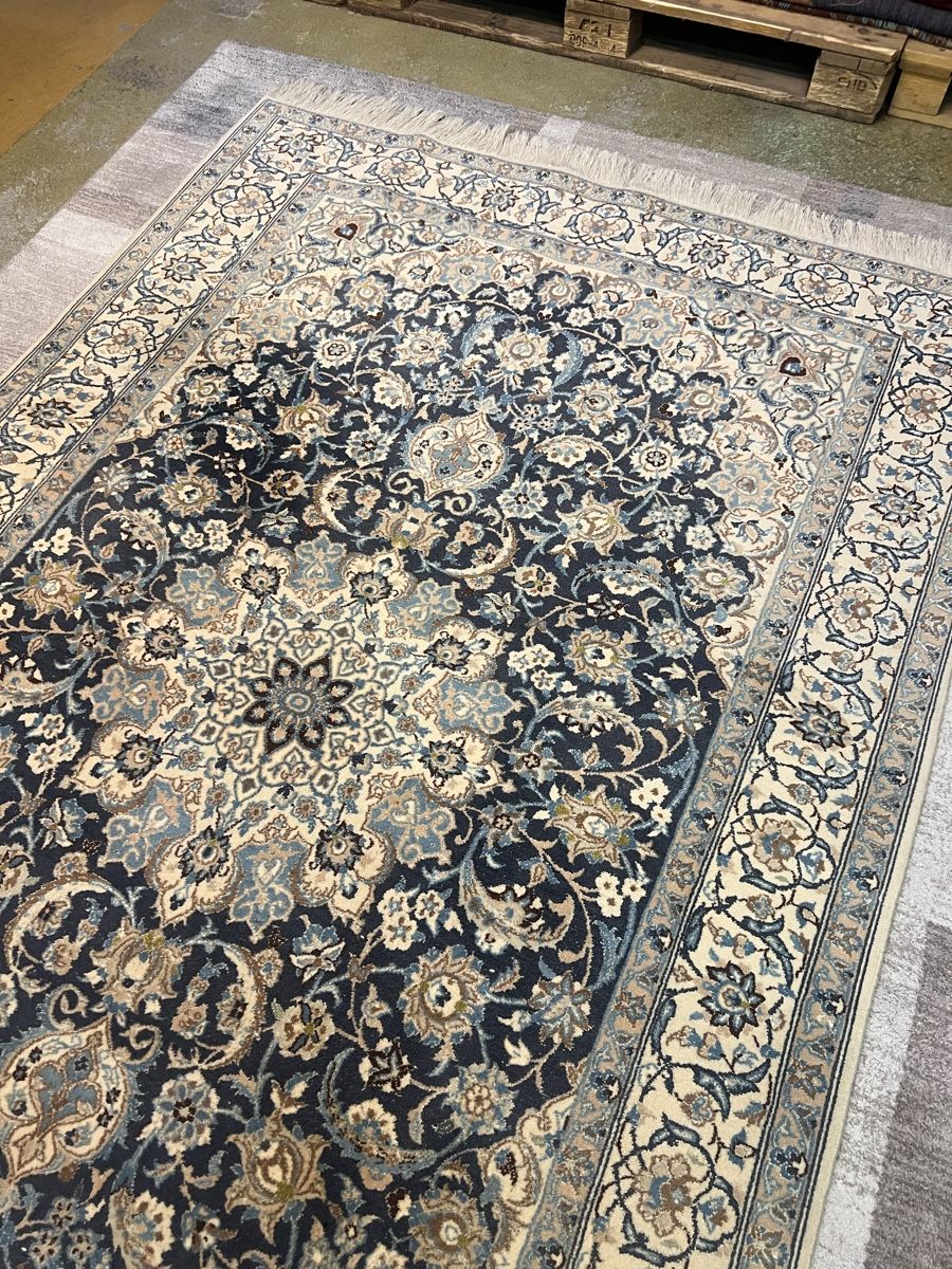 Tappeti: Sehr schöner Orientteppich Nain – Usato da Zürich venduto da Hemmat 3