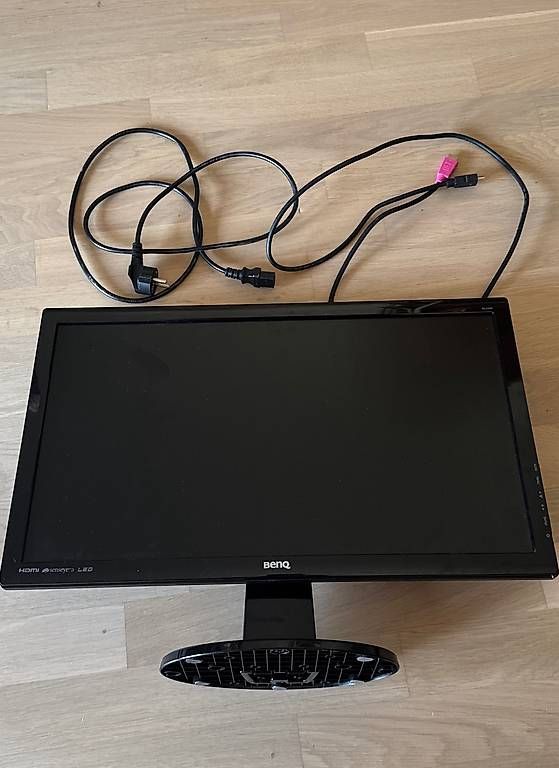 Monitor: Bildschirm mit HDMI Kabel – Usato da Zürich venduto da Lrutis