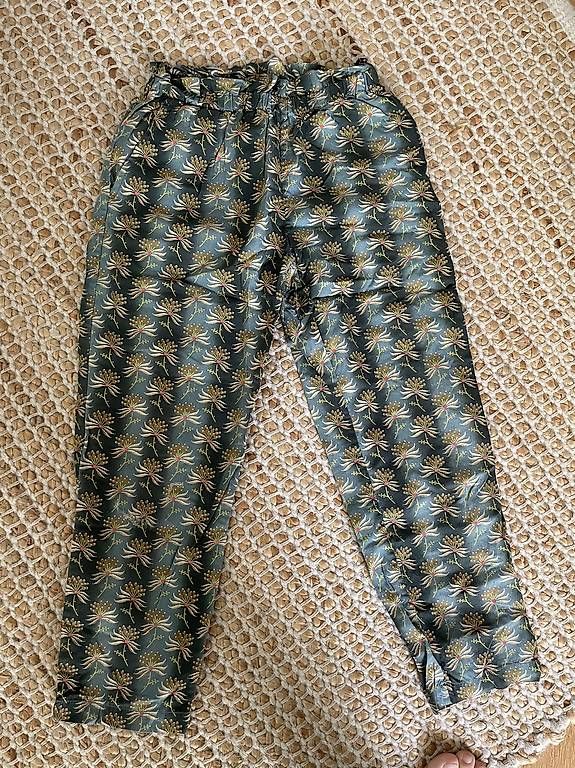 Hosen: Pantalon / leggings pour 8.-/pièces – Gebraucht aus Genève von dia_tj6j