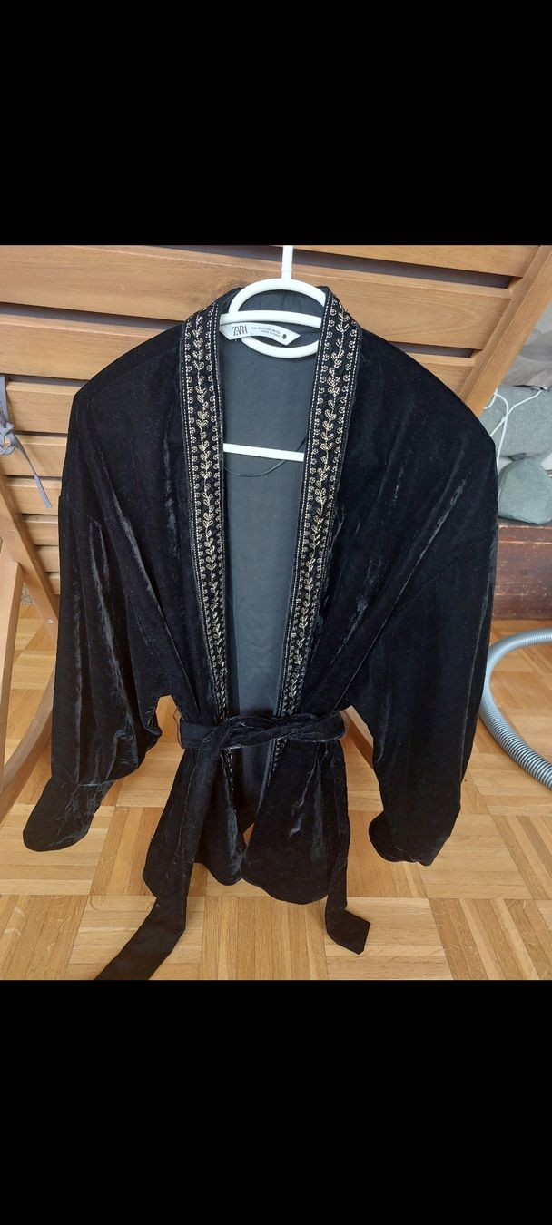 Arte internazionale: Kimono noir velours Zara – Usato da Avully venduto da jul_n8zt 8